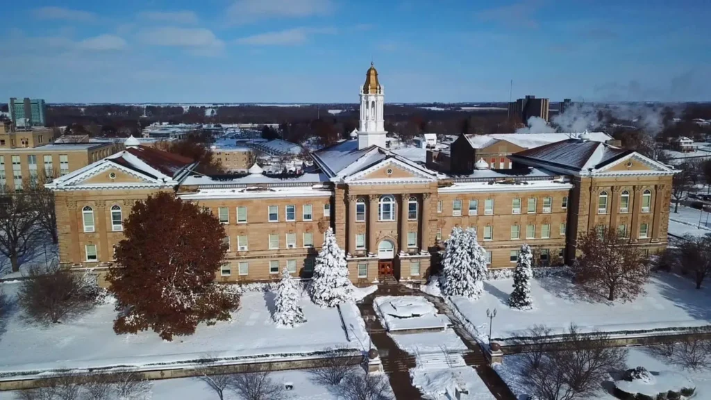 University-of-illinois3-fnd-overseas-education